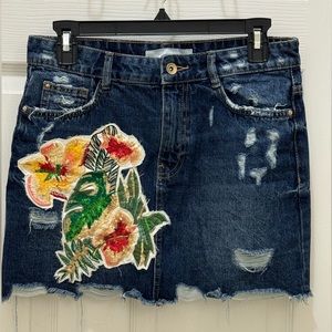 ZARA TRAFALUC embroidered denim mini skirt Size S c5
